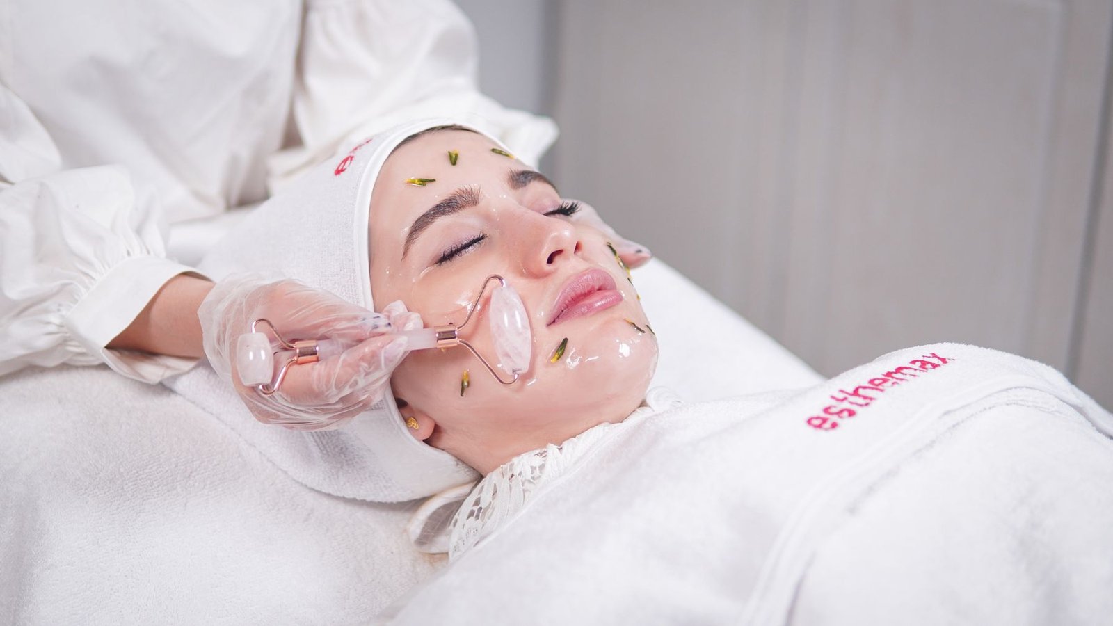 Luxelift Signature facial treatment in Abu Dhabi